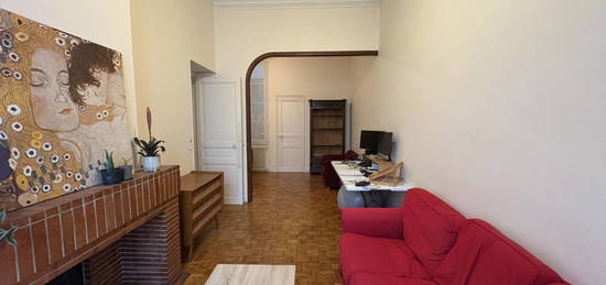 Appartement  à louer, 2 pièces, 1 chambre, 65 m²