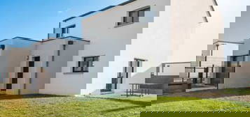 Maison neuve St Alban
