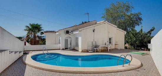 Chalet en calle Josefa Aniorte en Rojales, Rojales