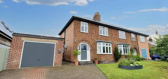 3 bedroom semi-detached house for sale