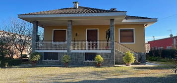 Villa in Via Val Pellice 125