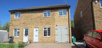 3 bed semi-detached house to rent