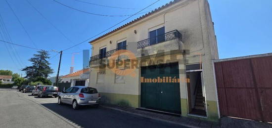 Apartamento T2 C/ Terraço - Almeirim