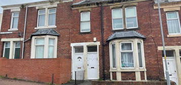 3 bed flat to rent