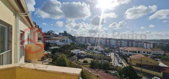 Apartamento T3 renovado em Vale Flores, Feijó