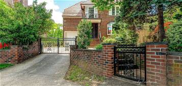 152 77th Avenue, Forest Hills, NY 11375