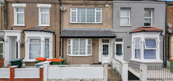 3 bed terraced house for sale