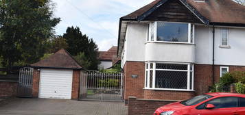 Detached house to rent in Manor Court Road, Nuneaton CV11