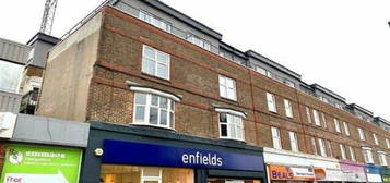 Flat to rent in Burlington Mansions, Shirley Road SO15