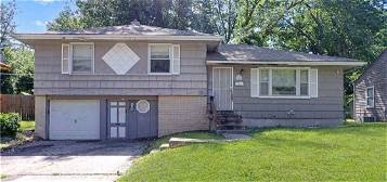 8604 Ford Ave, Raytown, MO 64138