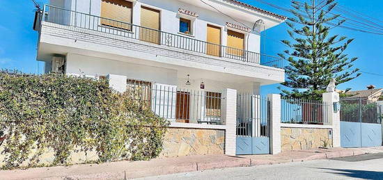 Chalet en Pinos de Alhaurín - Periferia, Alhaurín de la Torre