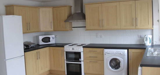 3 bed flat to rent