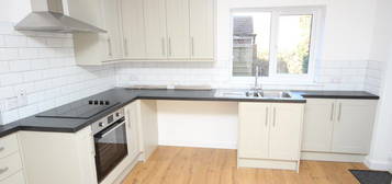 2 bed end terrace house to rent