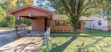 1110 Haltom St, Jonesboro, AR 72401