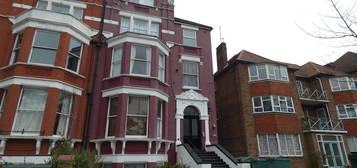 Flat to rent in Earls Avenue, Folkestone CT20