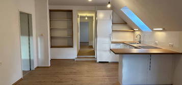 2-Zimmer-Wohnung mit großem Balkon & Parkplatz