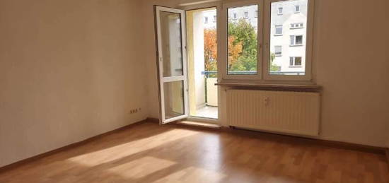 Schmucke Dreiraumwohnung mit Balkon in Weida!