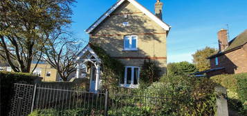 2 bedroom detached house for sale