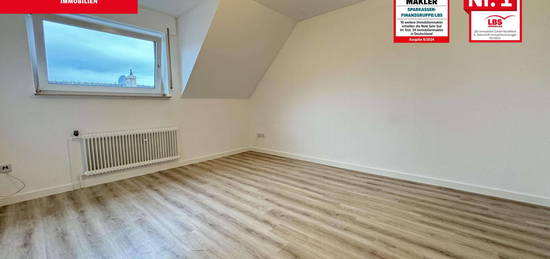 **Zentral gelegene schöne Dachgeschosswohnung mit Balkon in Bocholt!**