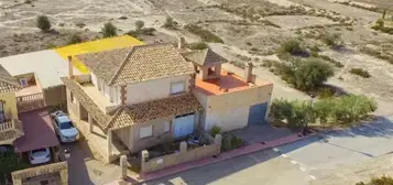 Casa adosada en Almajalejo