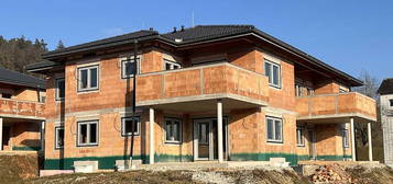Neubaubauwohnung mit 17 m² Terrasse und freier Aussicht