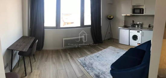 Studio  à louer, 1 pièce, 26 m², Étage 7/–