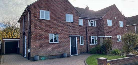 3 bed semi-detached house for sale