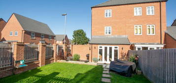 4 bedroom semi-detached house for sale