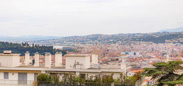 Appartement 4 pièces de 102 m2 avec terrasse - Nice