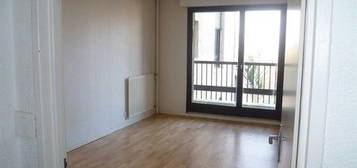 Appartement  à louer, 2 pièces, 45 m², Étage 1/2