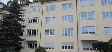 Gut geschnittene 2,5-Zimmer-Wohnung mit EBK in M-Schwabing