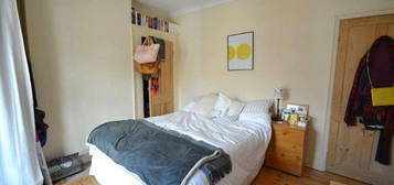 4 bedroom terraced house to rent