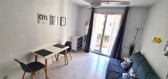 Studio meublé  à louer, 1 pièce, 18 m², Étage 3/6