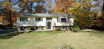 11 Arrowhead Rd, Oakland, NJ 07436