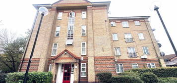 Flat to rent in Tollgate Road, London E6