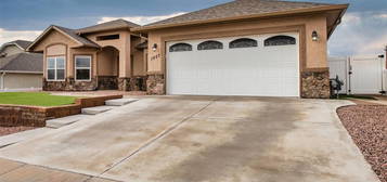 1007 Clyde Dr, Florence, CO 81226