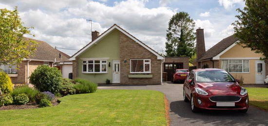 2 bed detached bungalow for sale