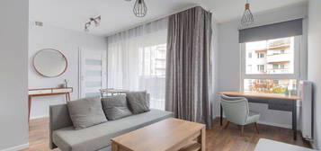 Apartament z osobną sypialnią i balkonem + parking