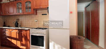 HALO reality - Predaj, jednoizbový byt Valaská - ZNÍŽENÁ CENA - EXKLUZÍVNE HALO REALITY