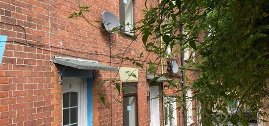 2 bedroom terraced house