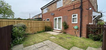 1 bedroom semi-detached house to rent