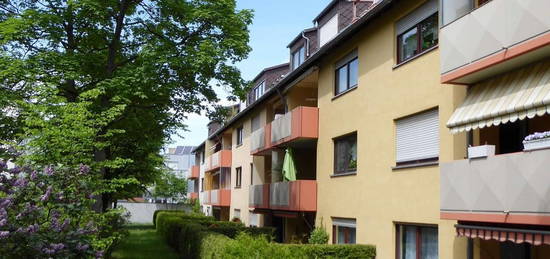 SEHR GEPFLEGTE 3-ZI-DACHGESCHOSS-WOHNUNG MIT EBK UND TG-EINZELSTELLPLATZ NAHE FERNMELDETURM