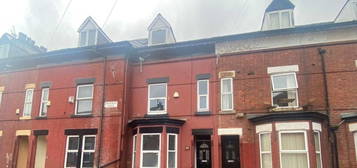 6 bed terraced house to rent