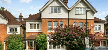 5 bedroom semi-detached house for sale