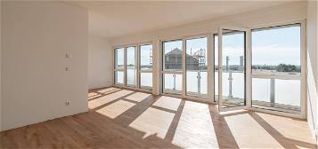 KOMFORTABLER ERSTBEZUG // Geräumige 2-Raum-Wohnung mit Balkon und Fußbodenheizung