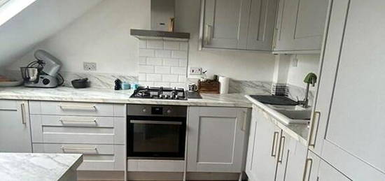 1 bedroom flat share