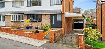 3 bedroom semi-detached house for sale