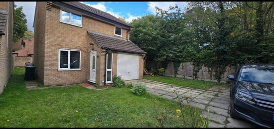 3 bed detached house to rent