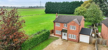 4 bed detached house for sale