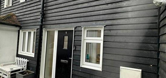 2 bedroom terraced house